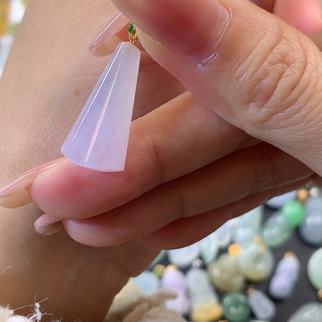 【闪购商品】翡翠吊坠(赠链)18K金镶嵌