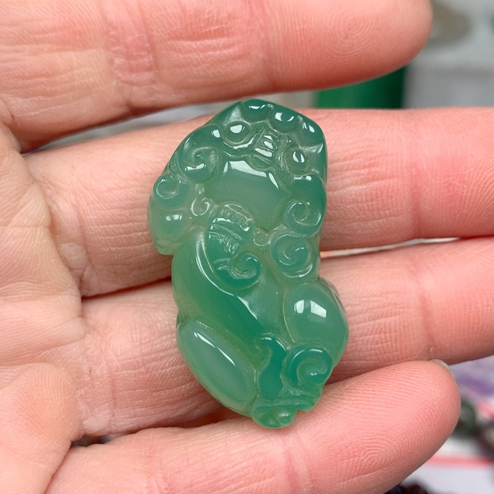 玛瑙/玉髓颈饰未镶嵌石***饼