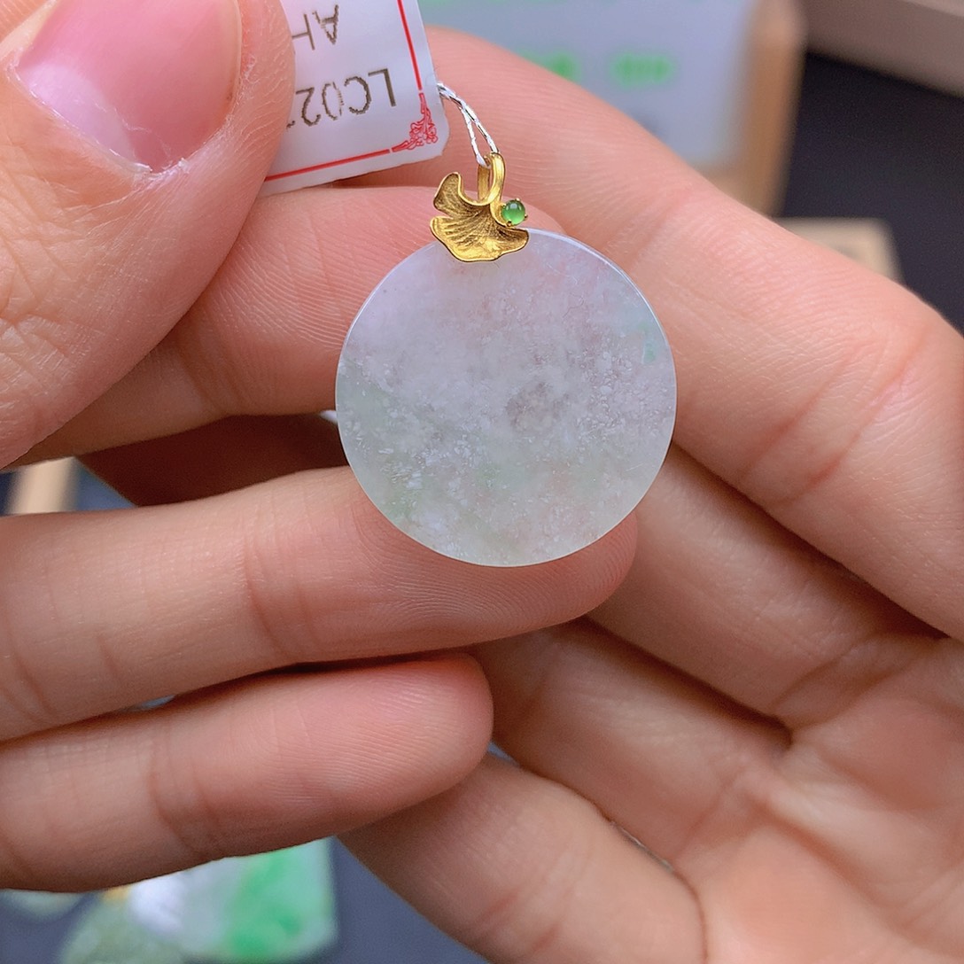 翡翠颈饰18K金镶嵌翡翠