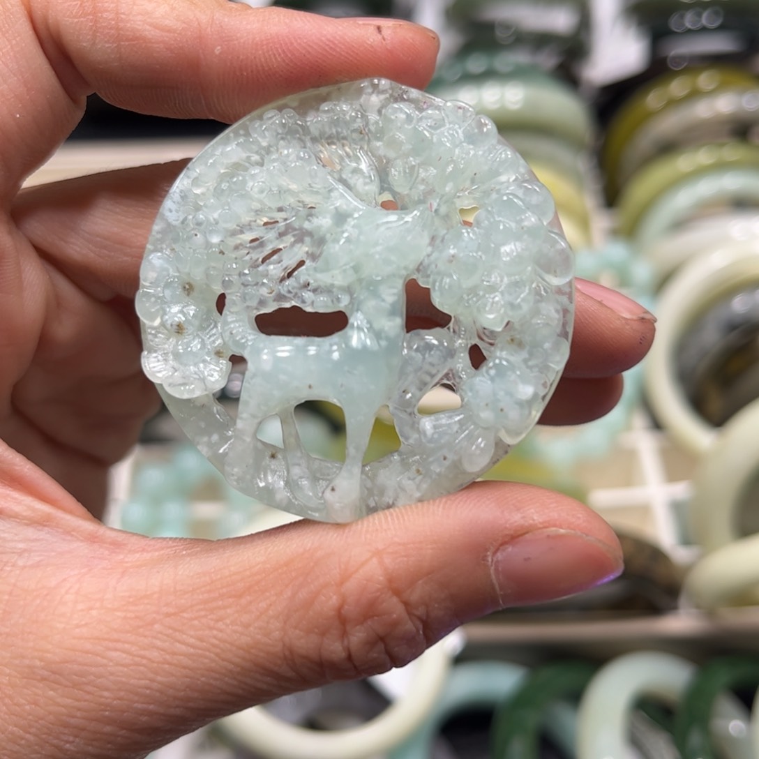 蛇纹石玉颈饰未镶嵌