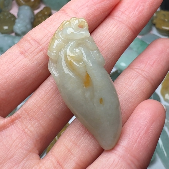 翡翠未镶嵌颈饰吊坠