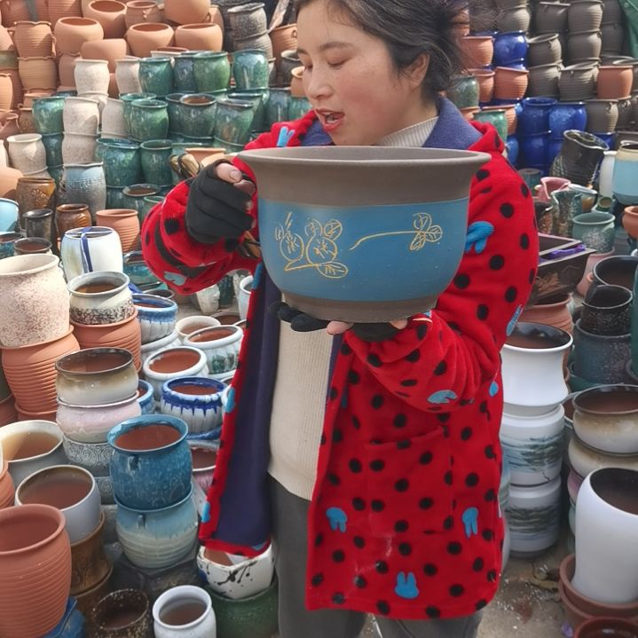 红陶口26高16瑕疵一个