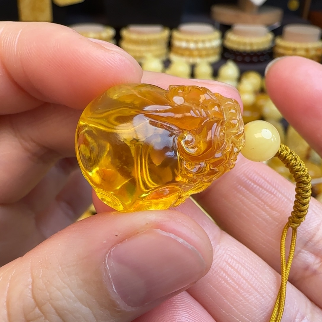 琥珀未镶嵌吊坠(不含链)天然俄料金珀貔貅吊坠