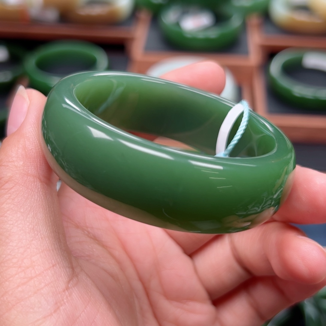 未镶嵌手镯和田玉（碧玉）