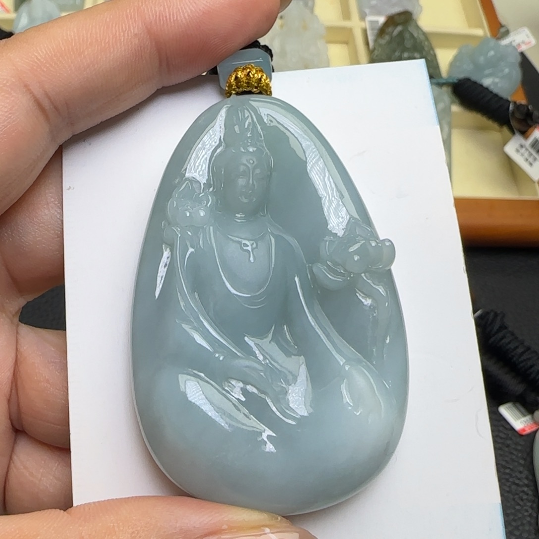 翡翠未镶嵌颈饰  