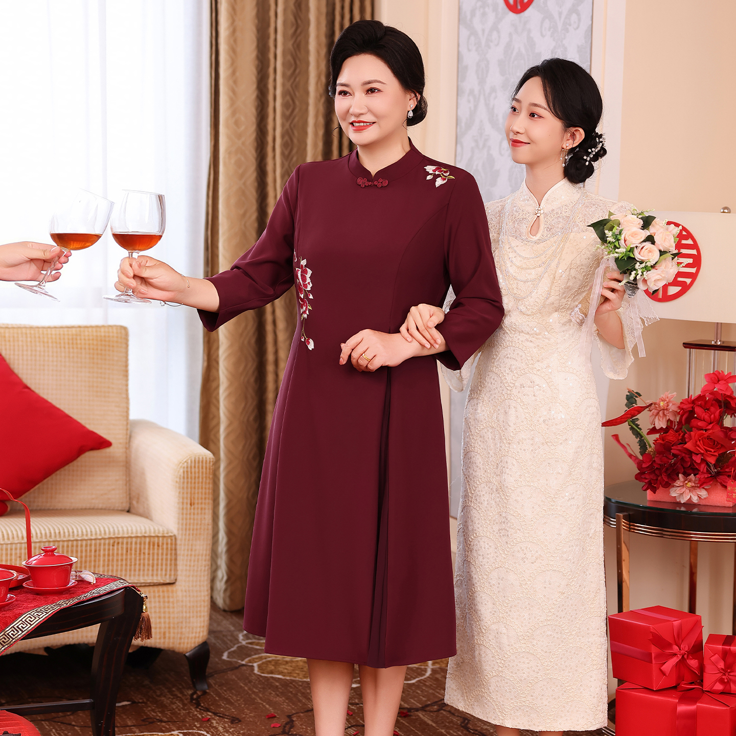 喜婆婆妈妈新中式旗袍款10月喜庆结婚礼服披肩高档连衣裙WH25621