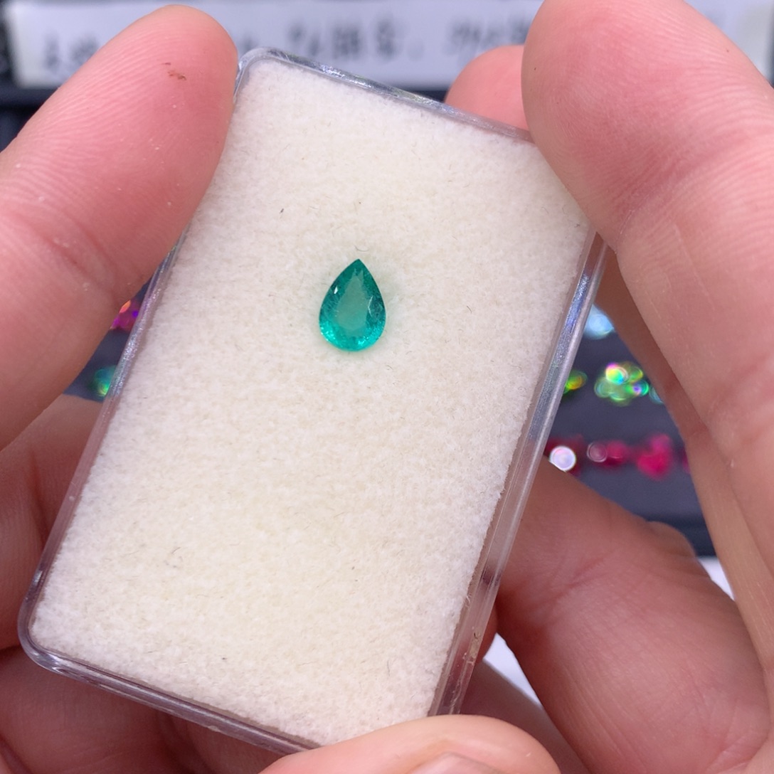 祖母绿裸石1.03克拉