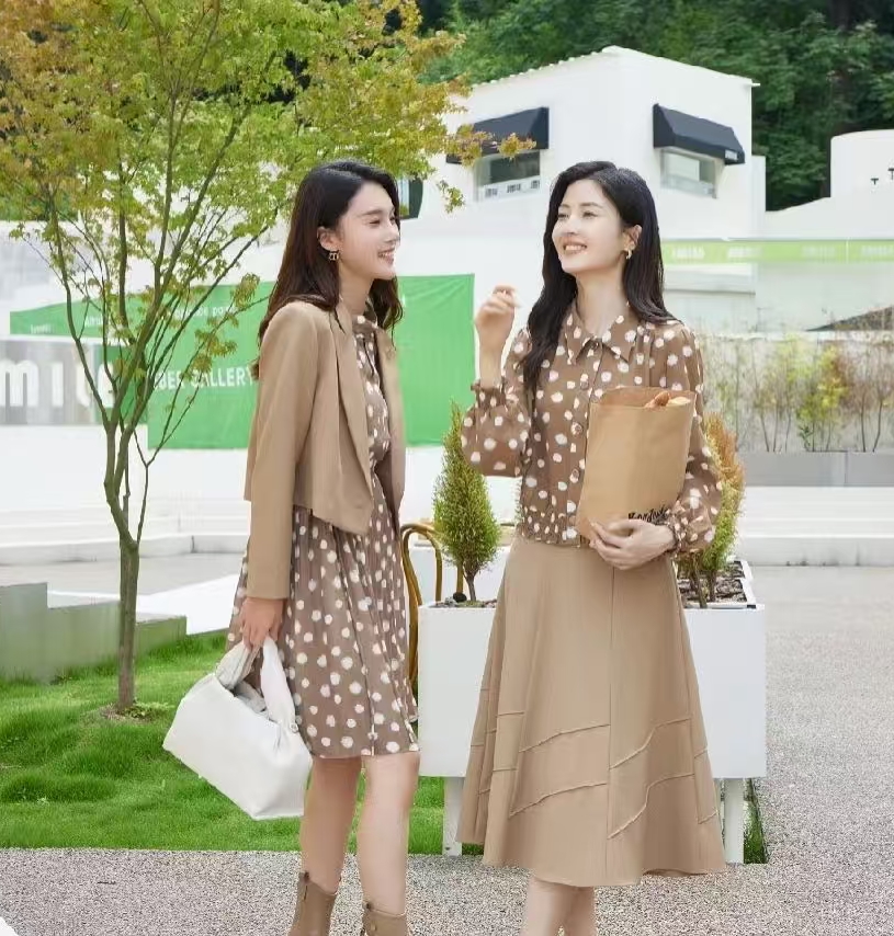 春秋时尚连衣裙套装断码