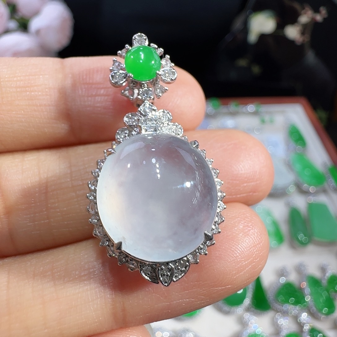 翡翠吊坠(不含链)18K金镶嵌