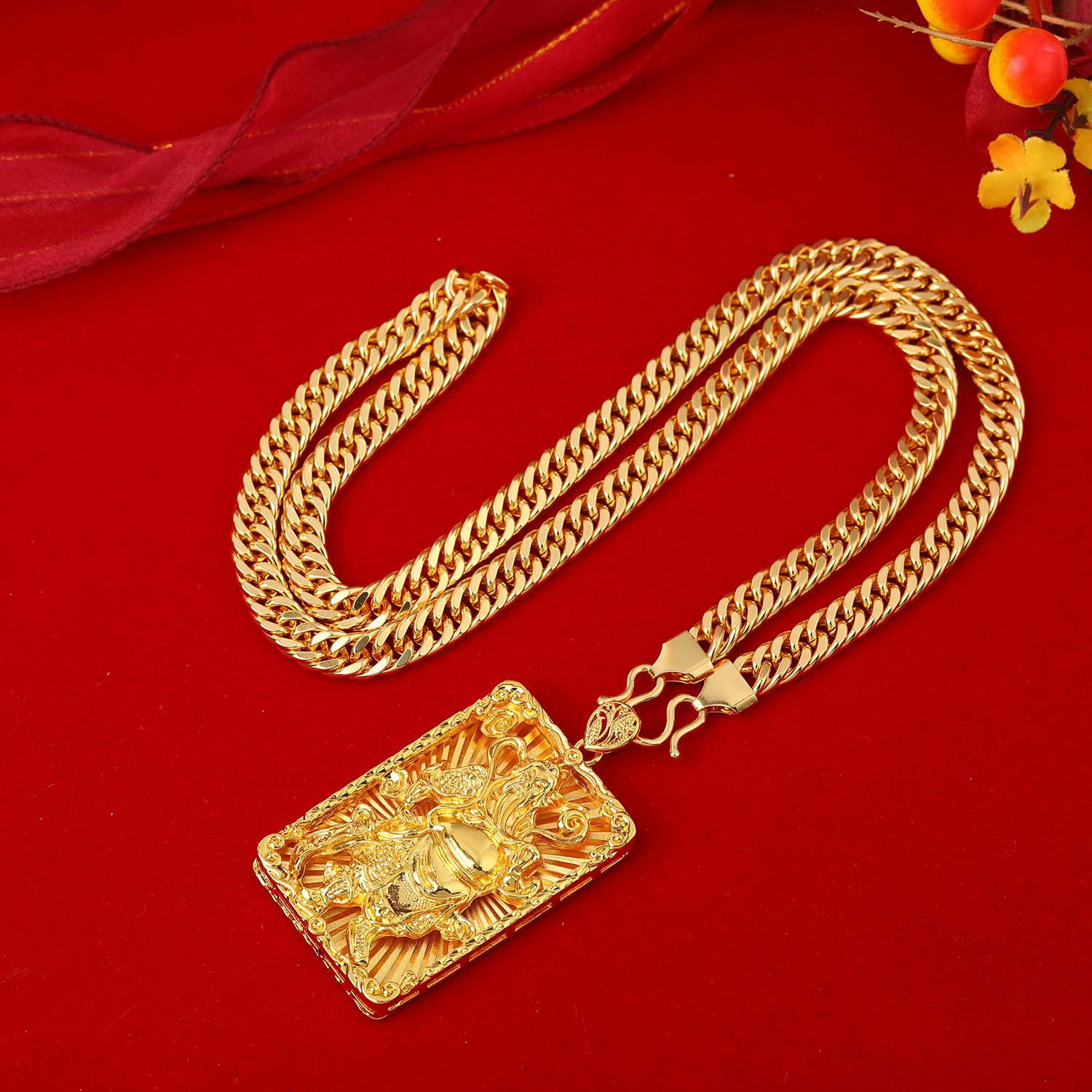 【精品男士】金色坦克关公项链