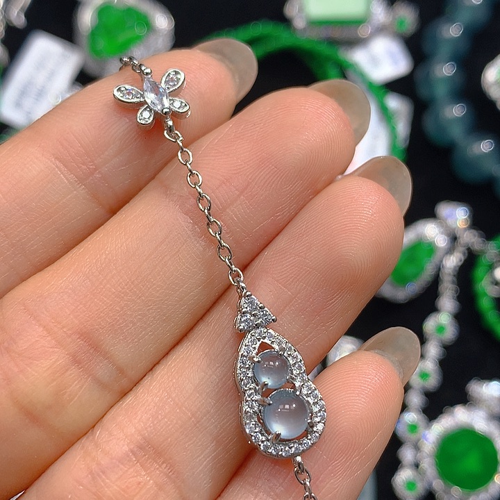 翡翠手链未镶嵌翡翠