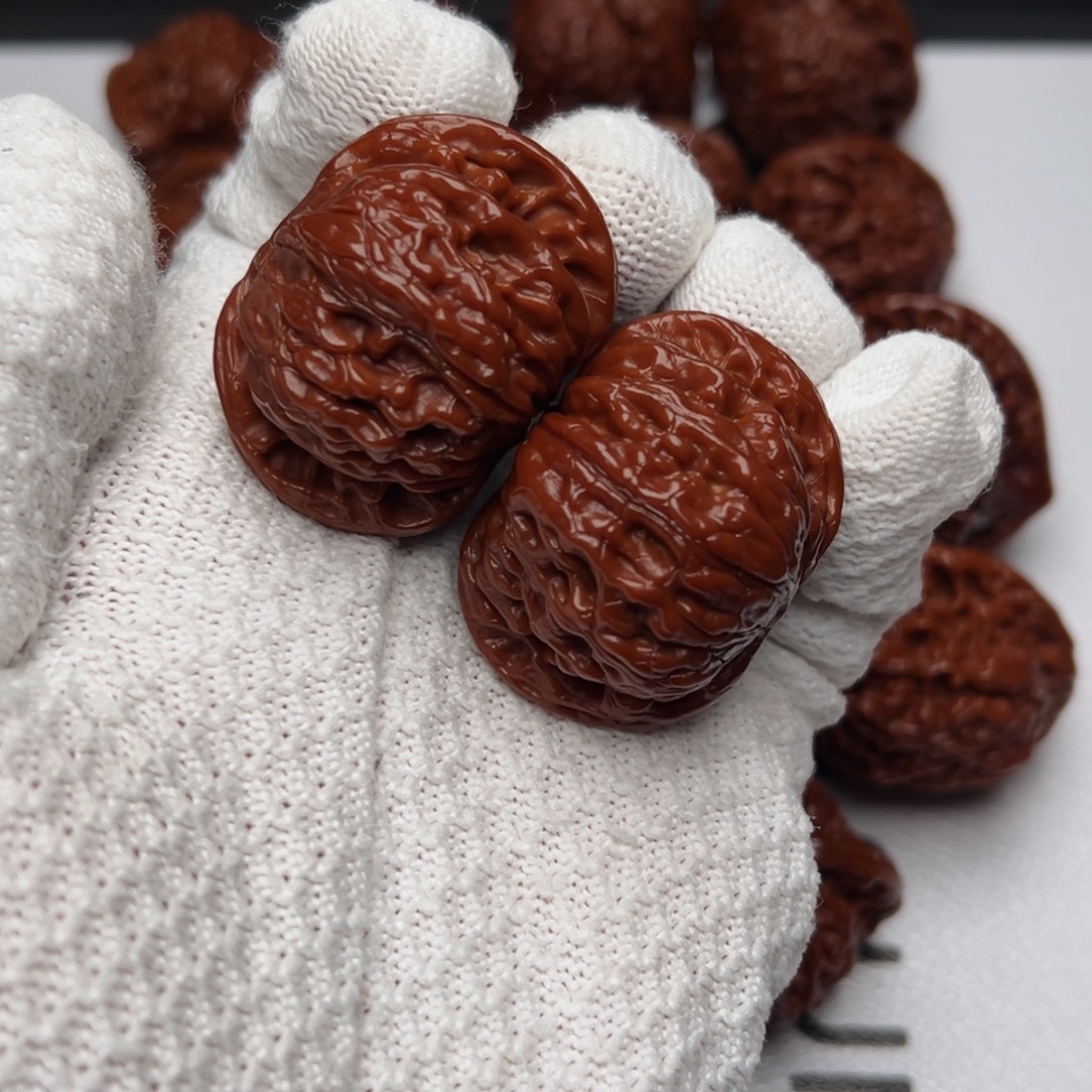 文玩核桃把件磨盘狮子头文玩核桃