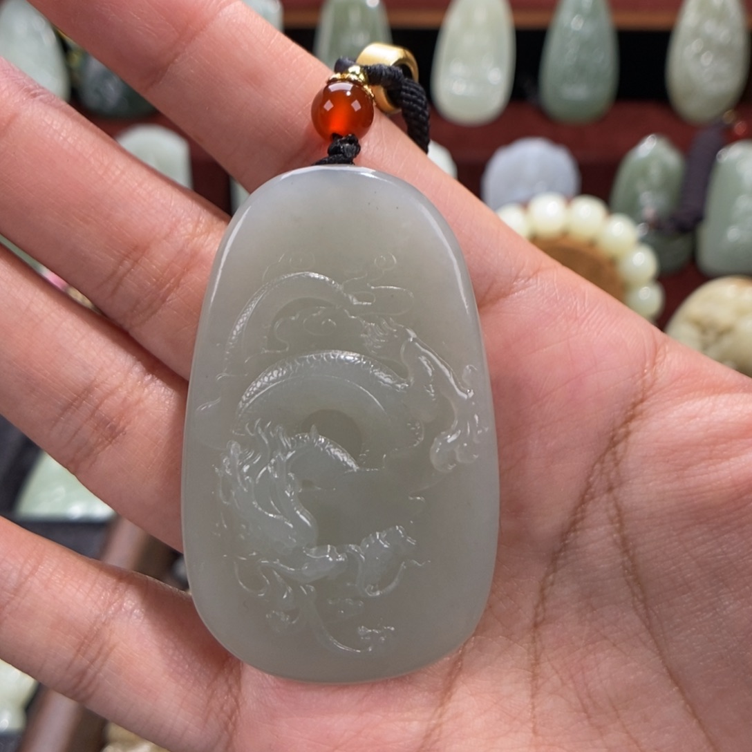 和田玉（糖玉）未镶嵌颈饰