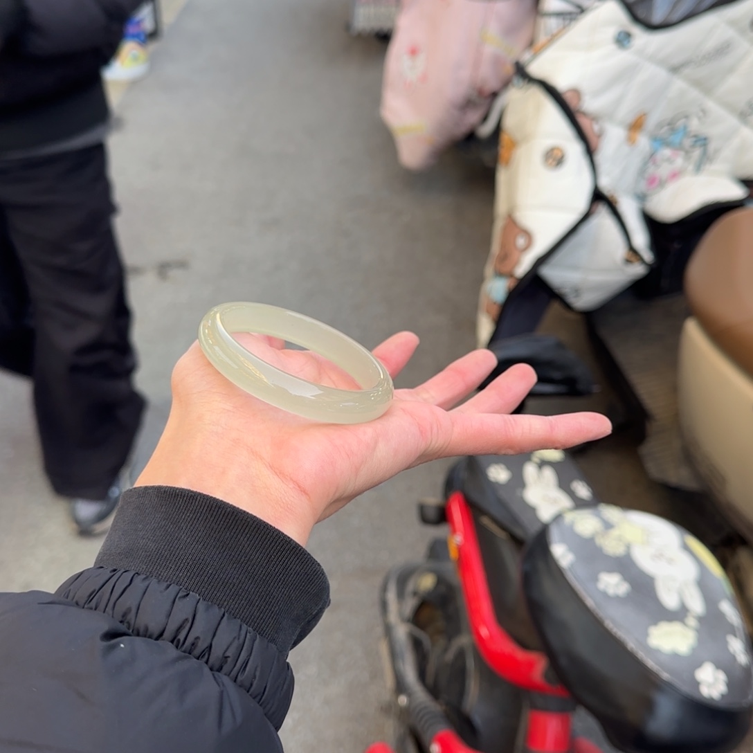 东陵石未镶嵌手镯