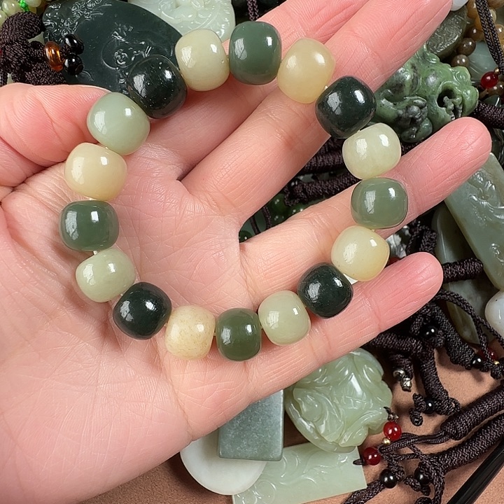 和田玉颈饰未镶嵌