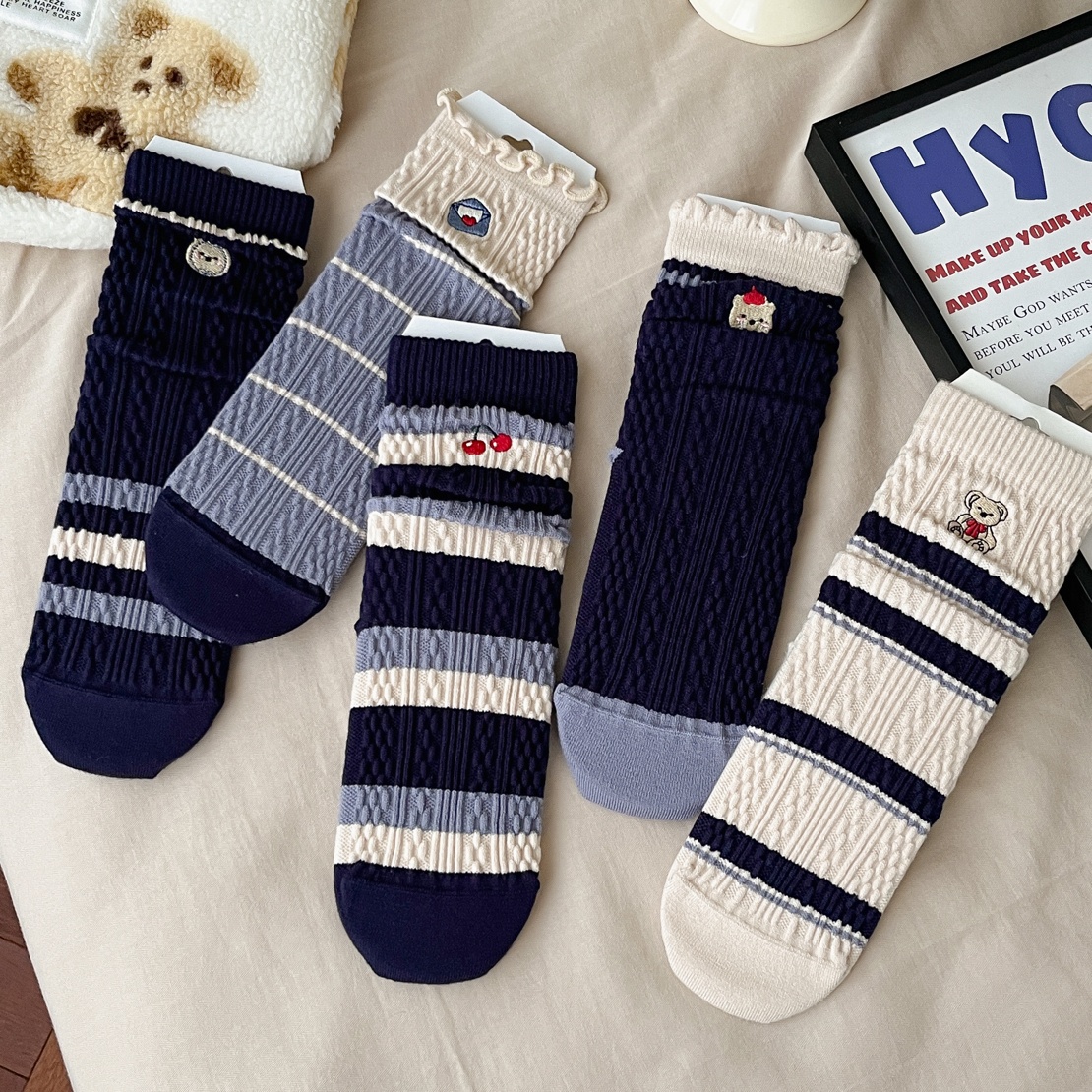 【A343】樱桃小熊暖绒女冬季刺绣厚款拼接中筒袜长筒袜学院风