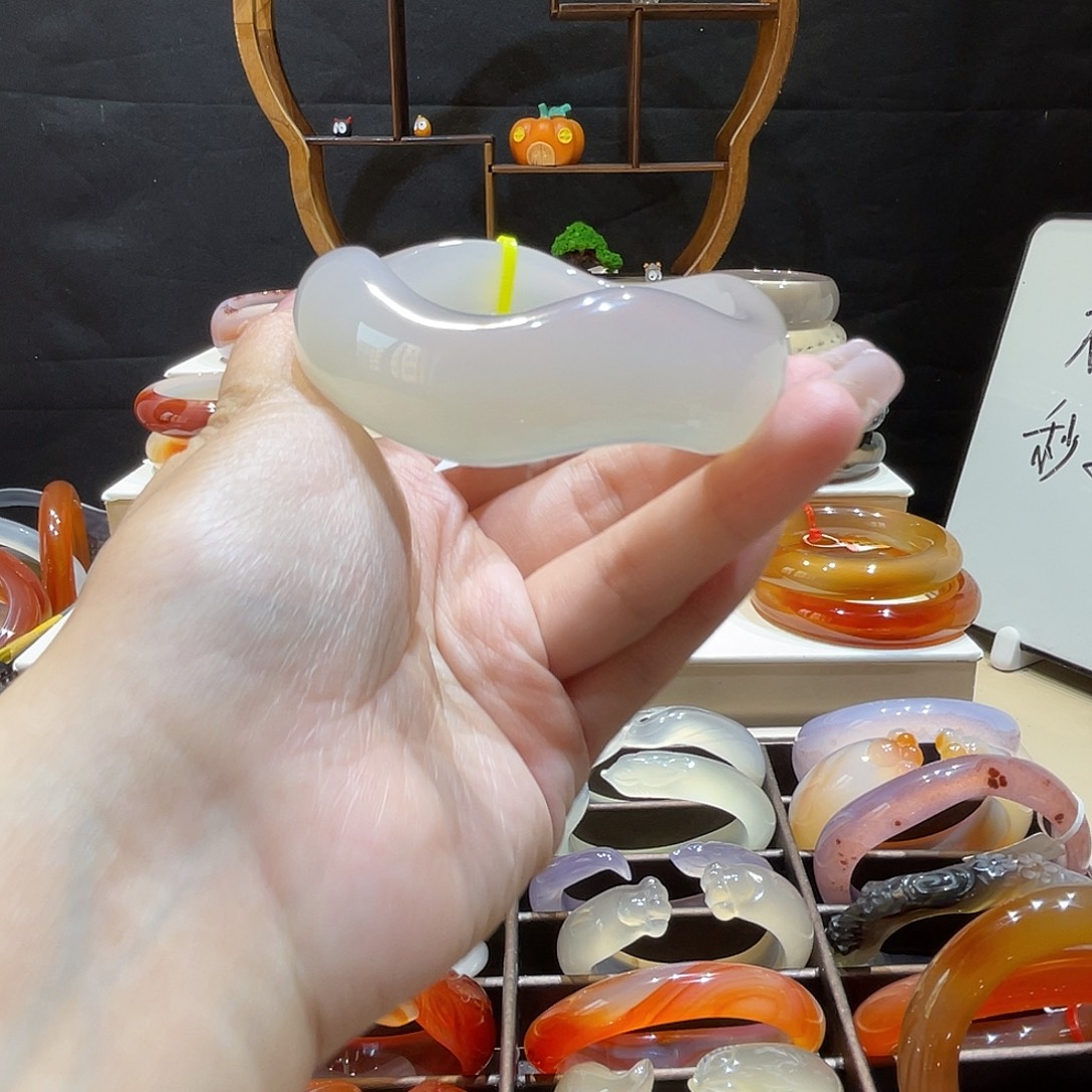玛瑙/玉髓未镶嵌手镯