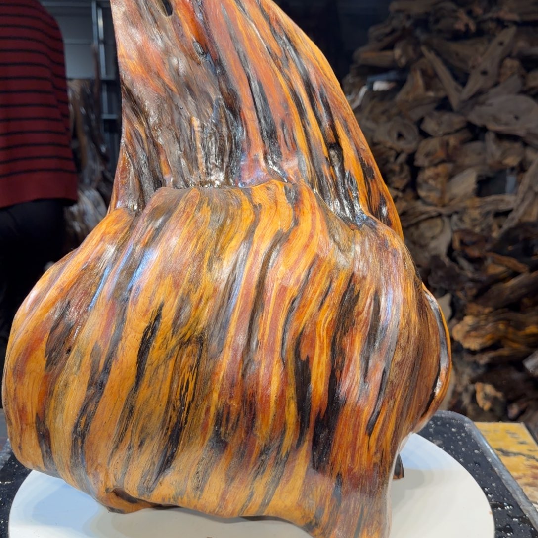 烟***民木王一刀琥珀木摆件124