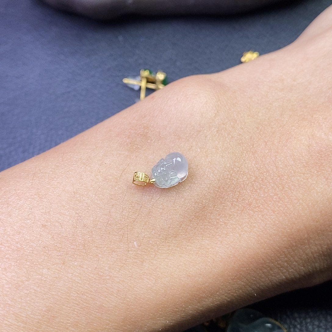 吊坠(不含链)18K金镶嵌翡翠