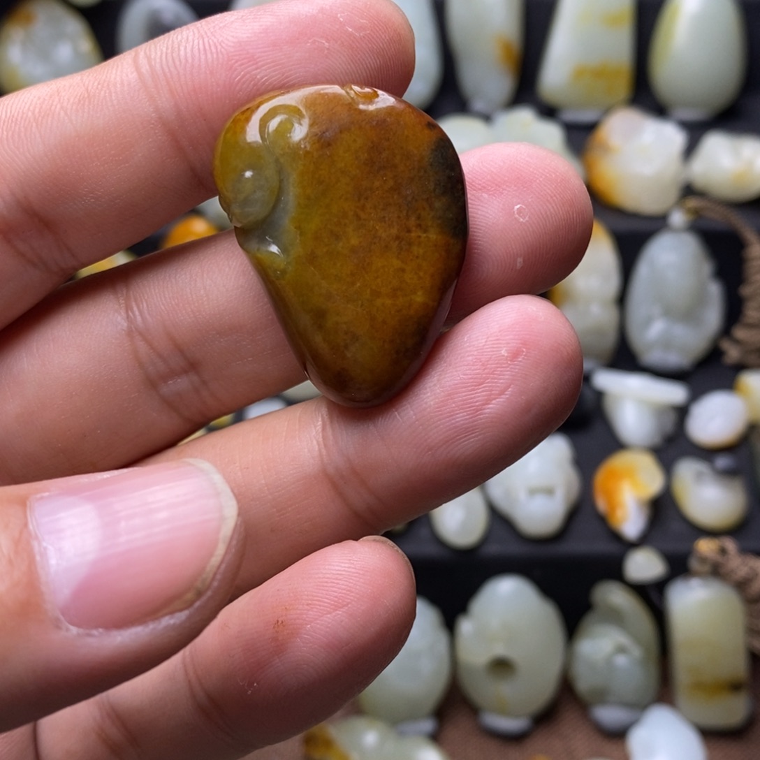 和田玉未镶嵌挂件