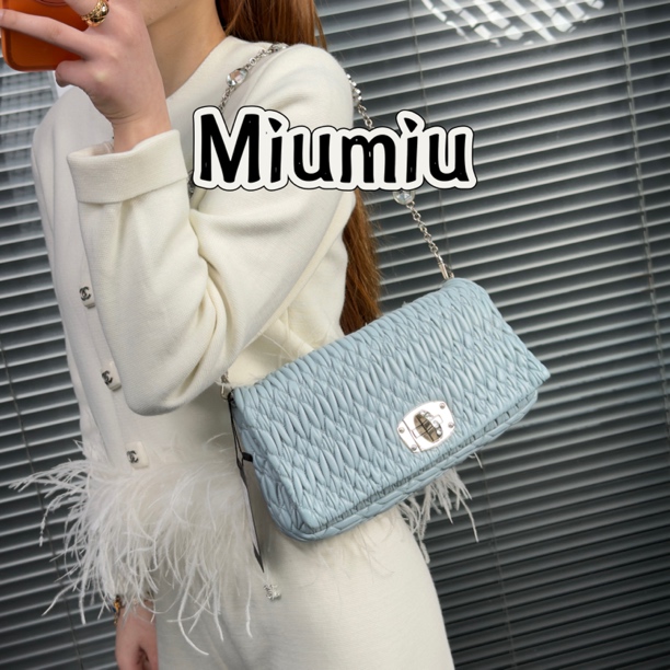 99新 MIU MIU/缪缪 Crystal 天蓝色褶皱MINI水晶扣单肩包 TH829