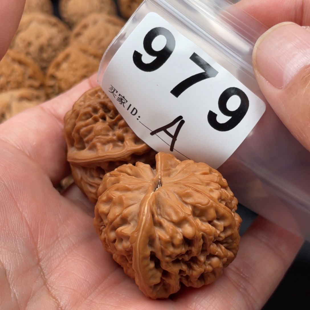 文玩核桃吊坠蚂**U凤凰台38