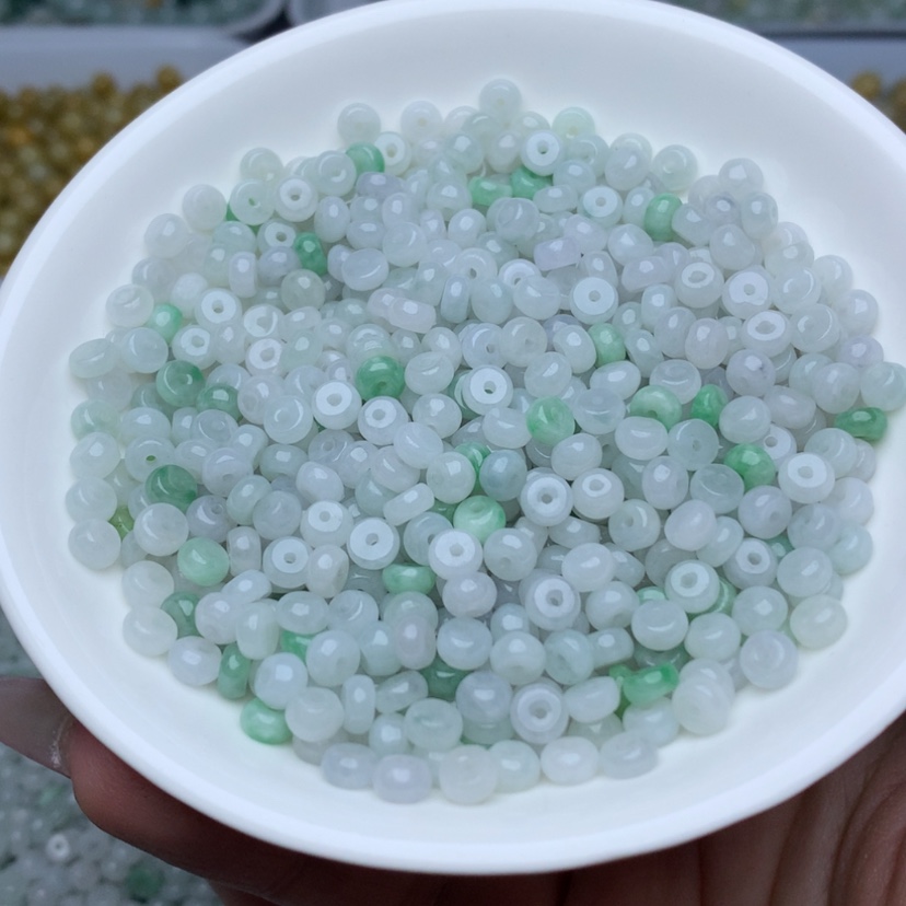 【闪购商品】翡翠手链未镶嵌卡3乘5冰绿白算盘100颗