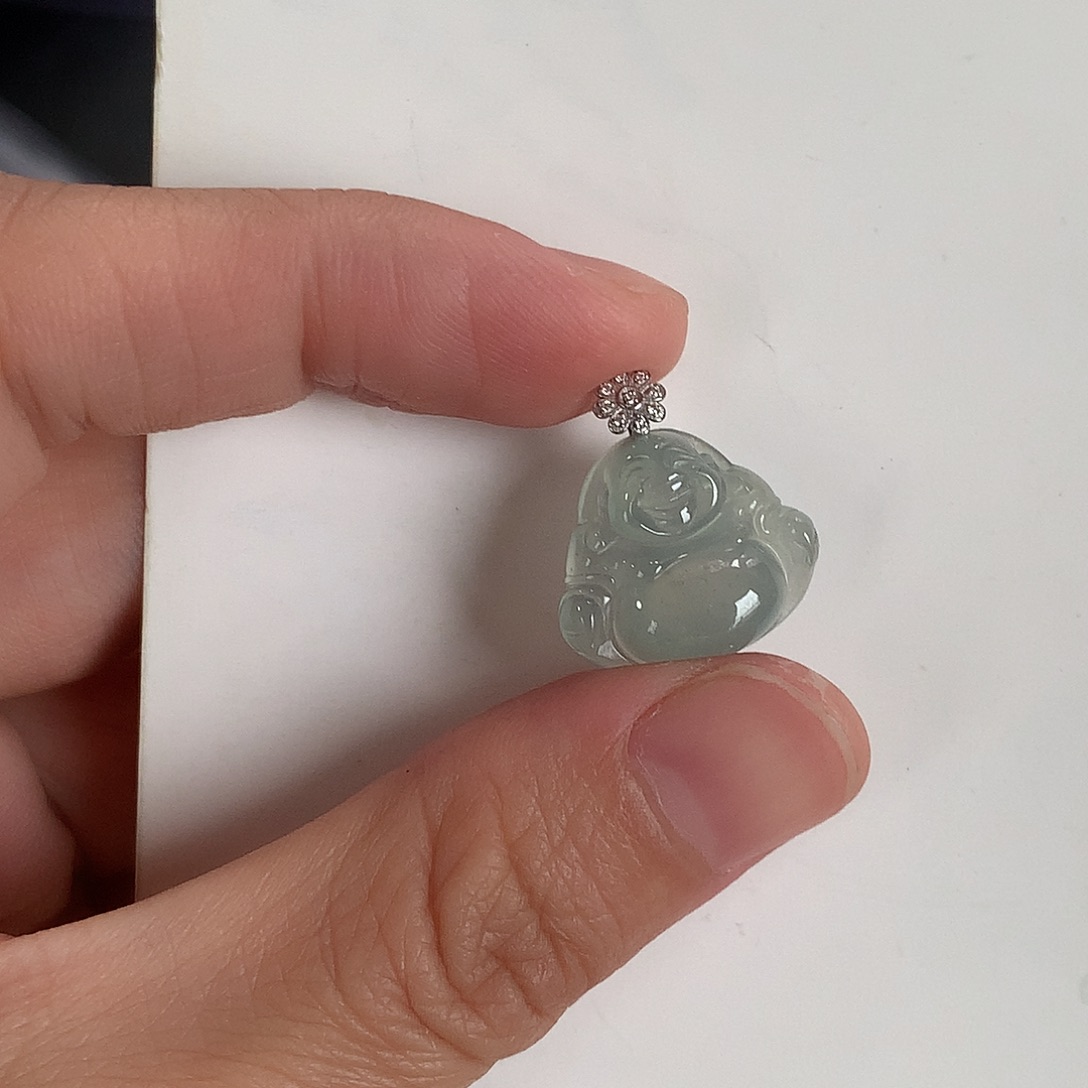 翡翠18K金镶嵌颈饰佛