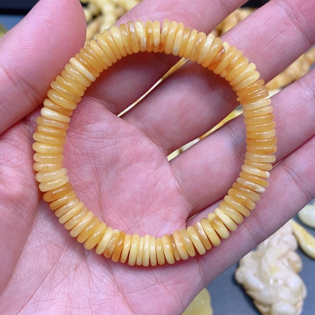 未镶嵌琥珀珠宝奇石