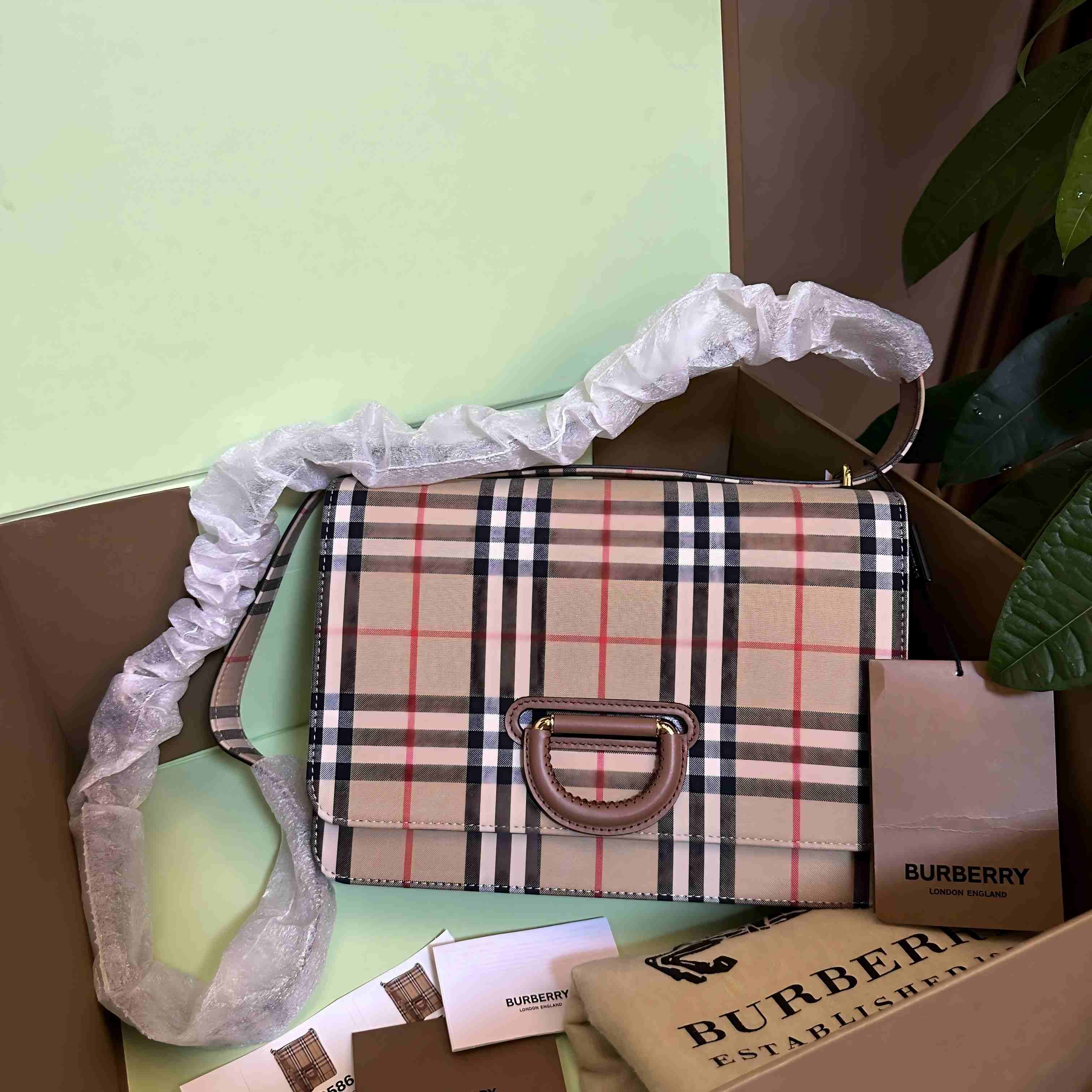 99新 BURBERRY/博柏利 /夏vv1206/单肩包/16944