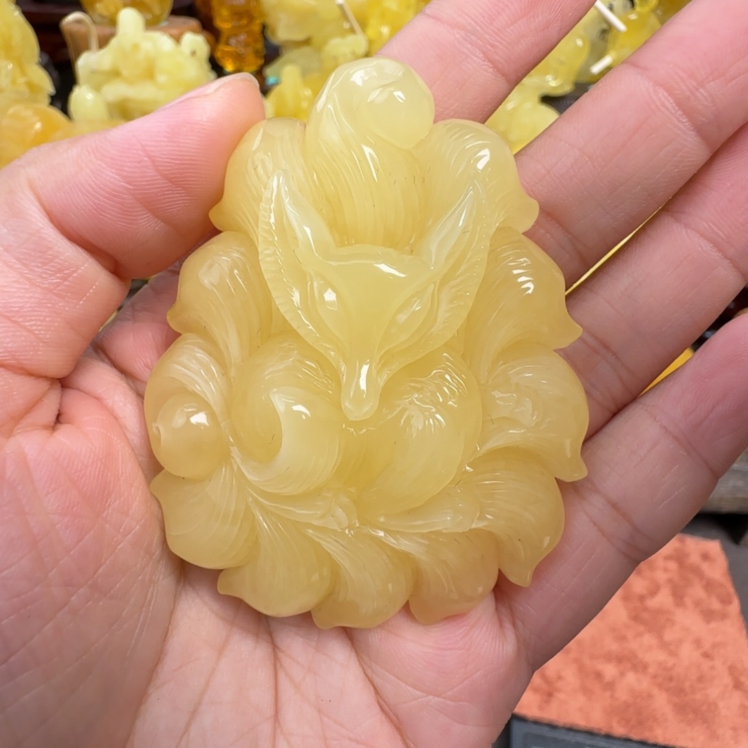 蜜蜡未镶嵌珠宝奇石