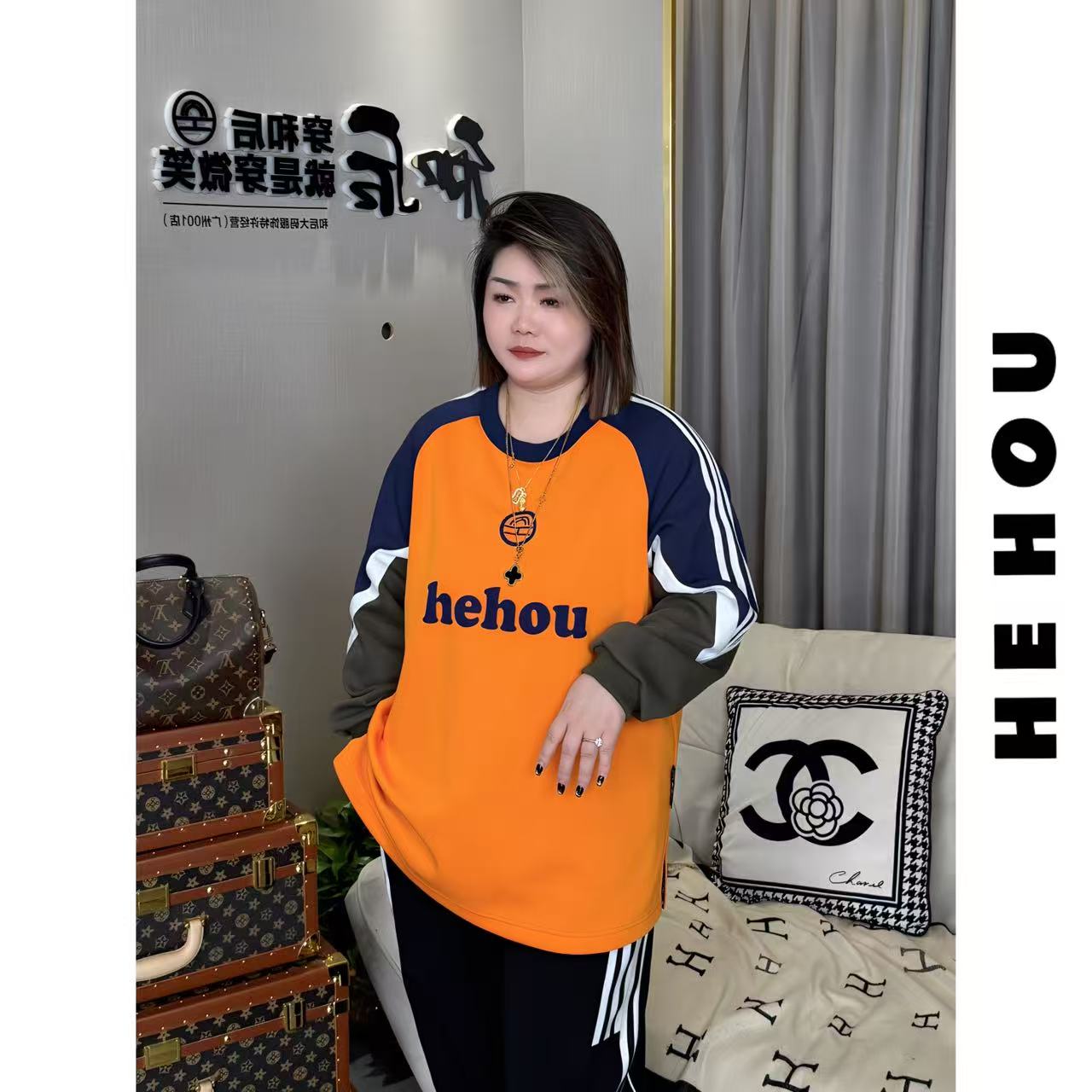 509830 和后大码 显瘦气质时尚休闲百搭宽松中长款设计师显瘦卫衣