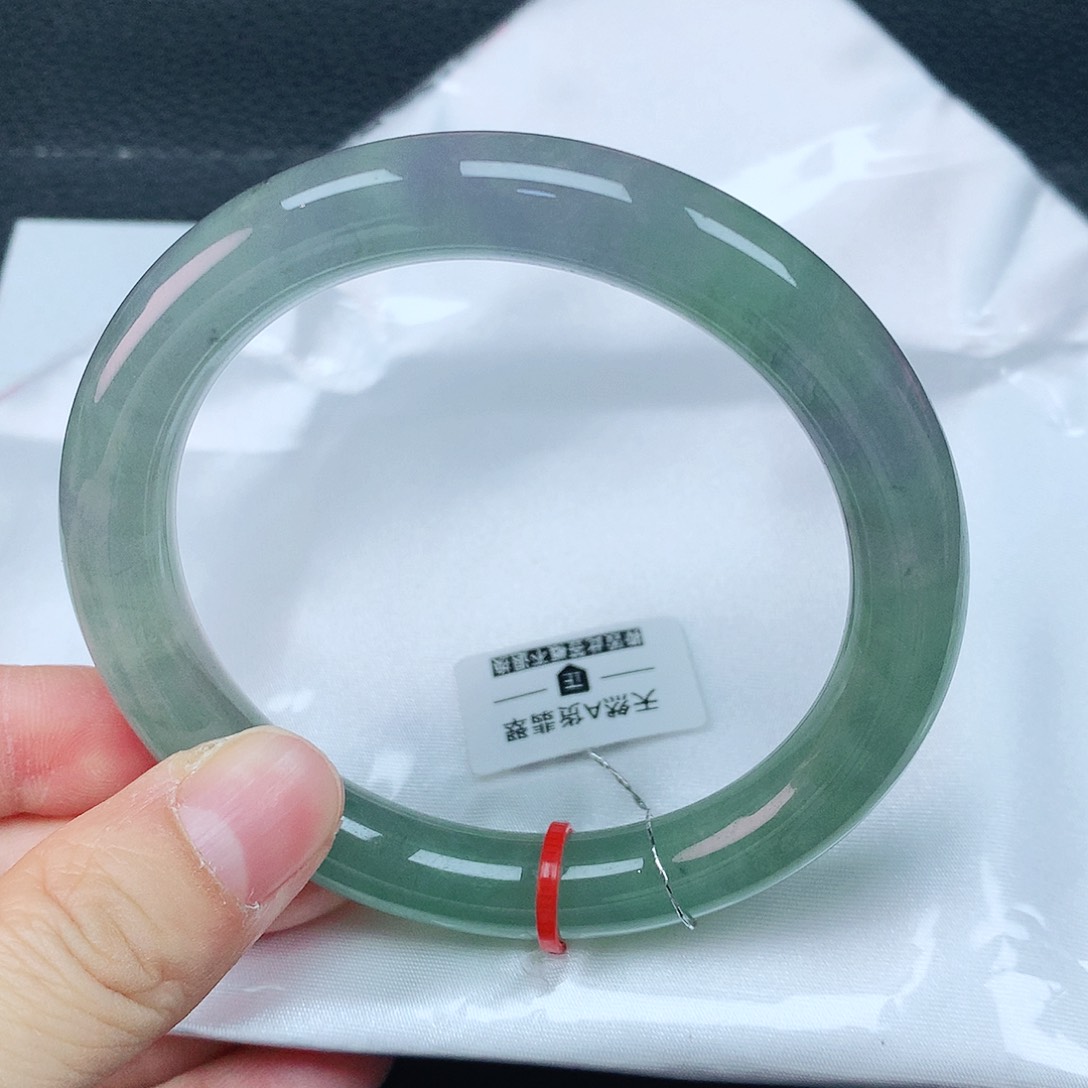 翡翠手镯未镶嵌58圈