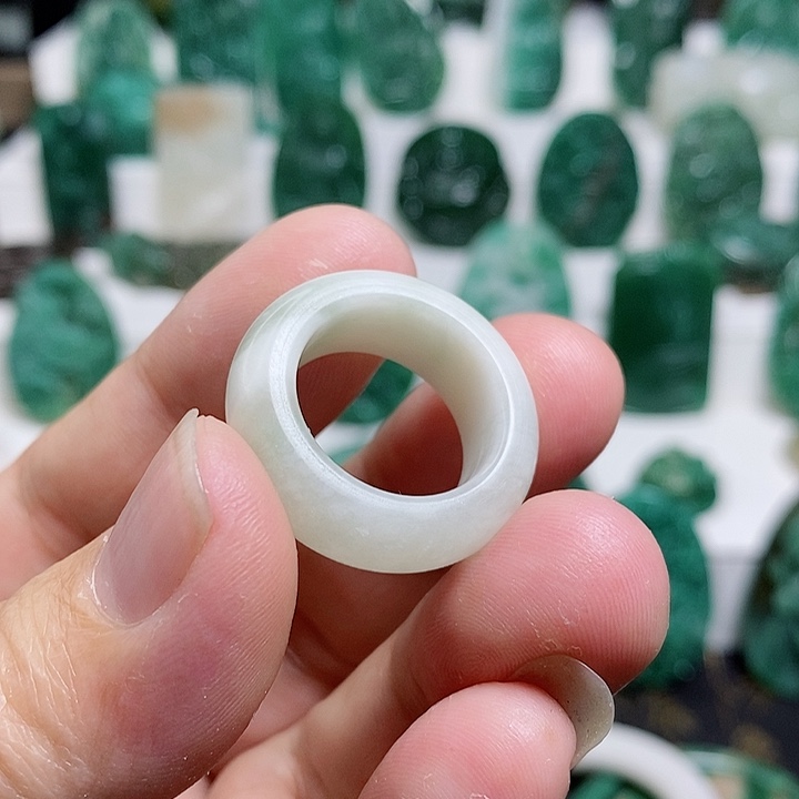 未镶嵌独山玉颈饰