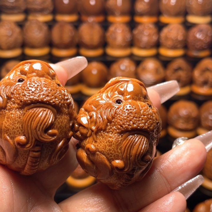 橄榄核把件秋**美橄榄雕刻