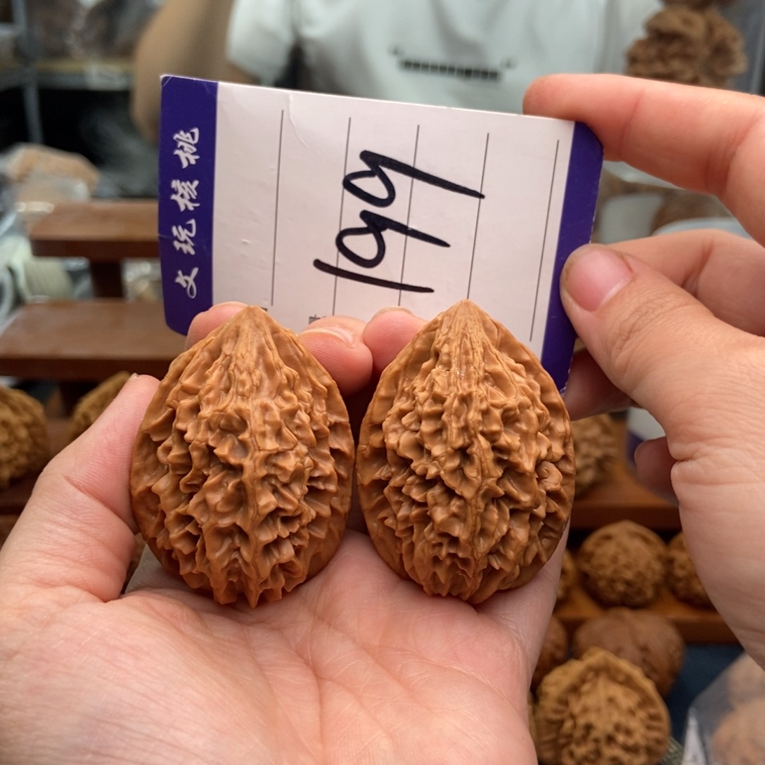 文玩核桃吊坠37招财鼠