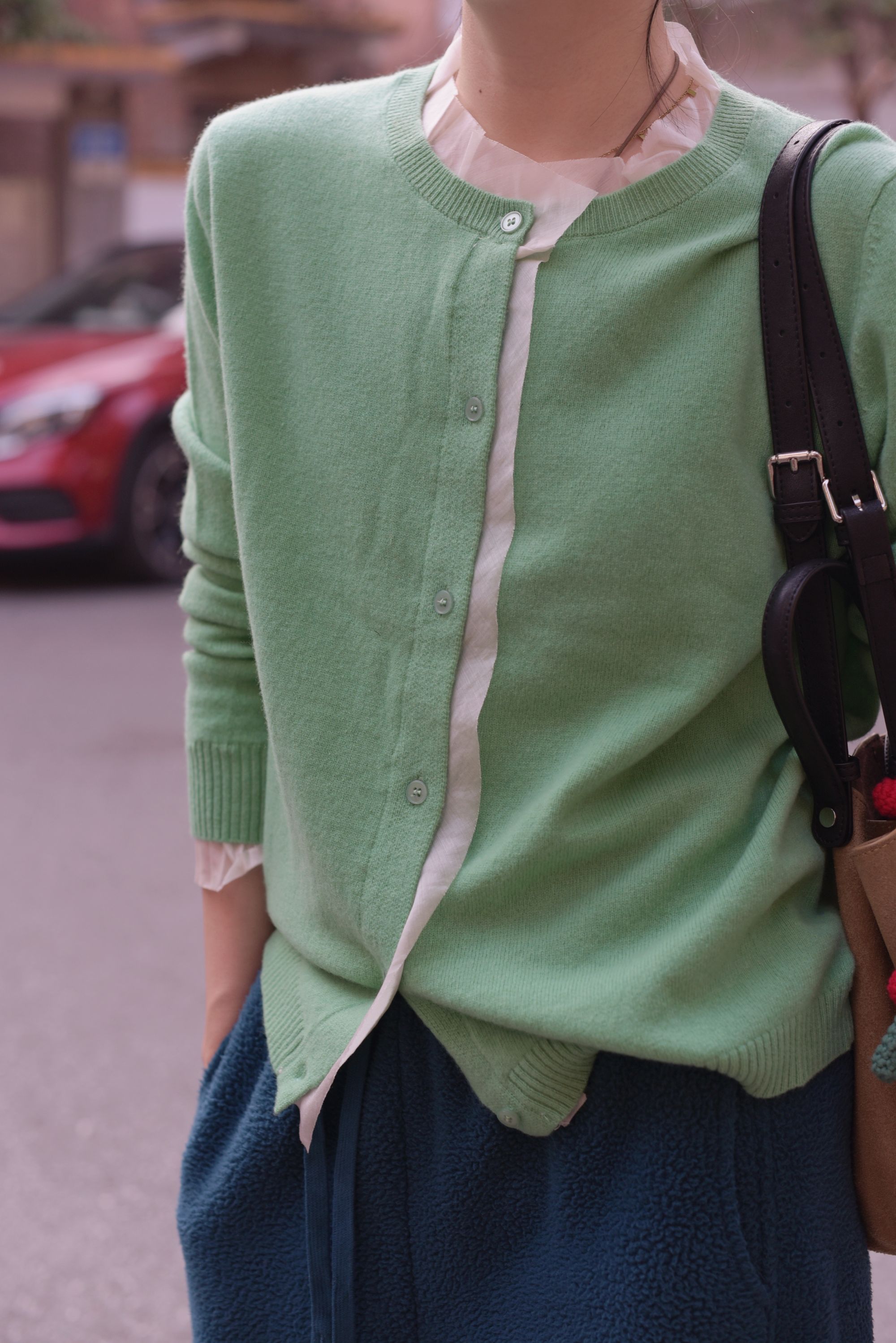 【秀秀新品】 拼接设计款圆领长袖羊毛衫（建议干洗或手洗）