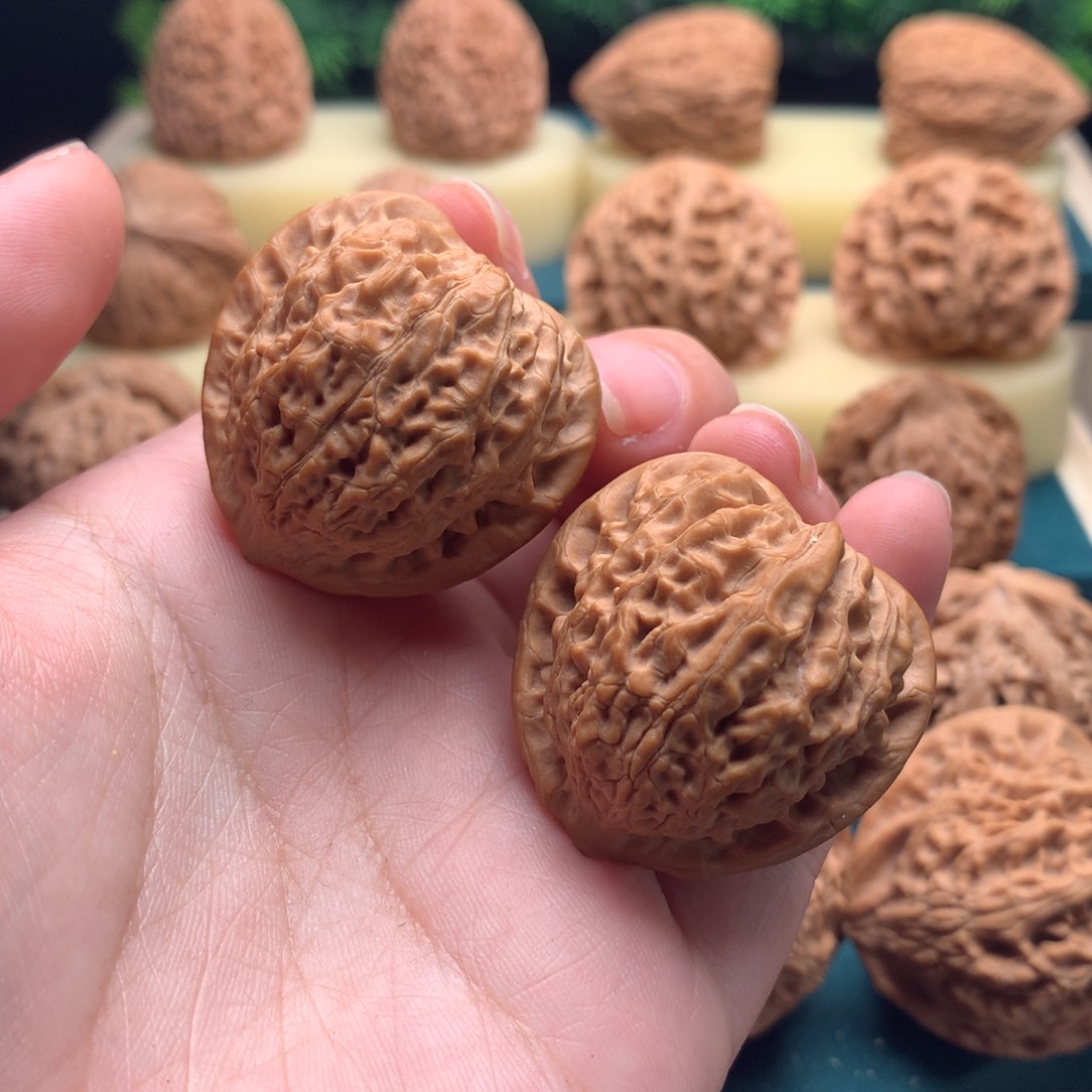 文玩核桃吊坠金牛33.5