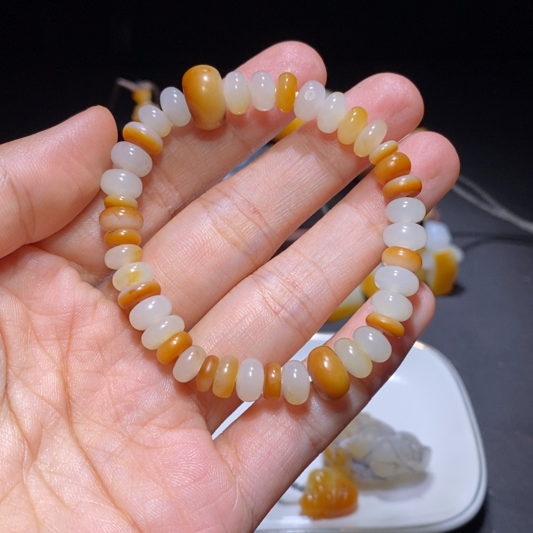 和田玉未镶嵌颈饰潮*