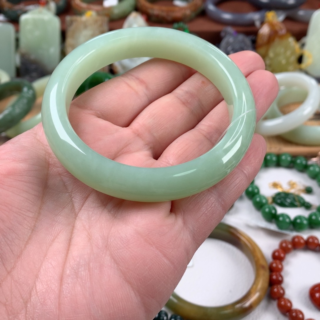 岫玉手镯未镶嵌58.5口径