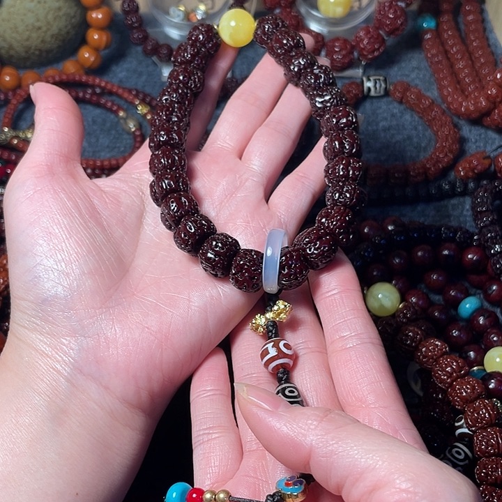 金刚菩提吊坠月***曲吊坠