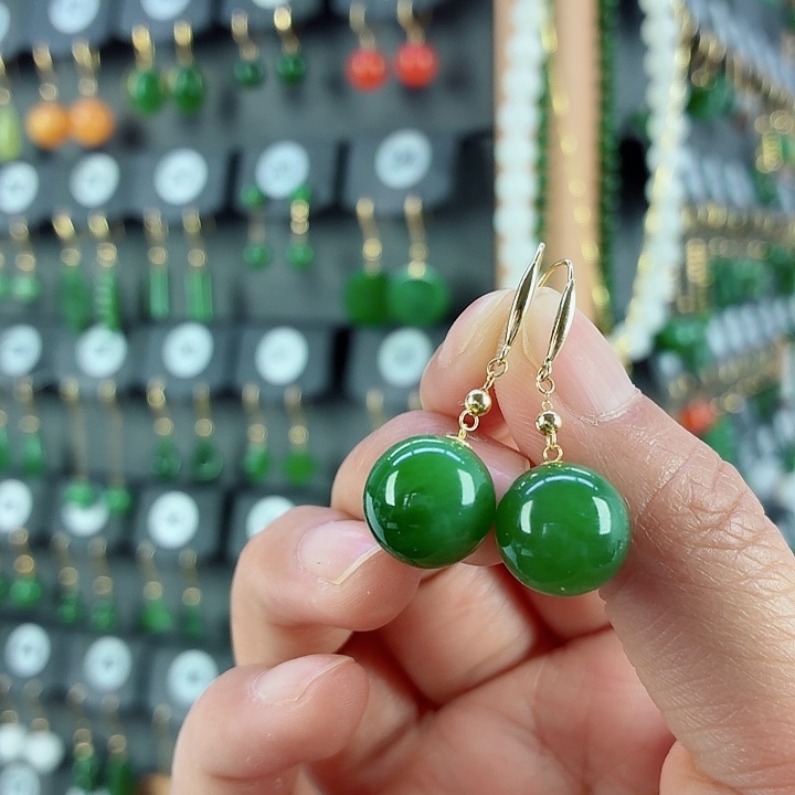 和田玉18K金镶嵌耳饰