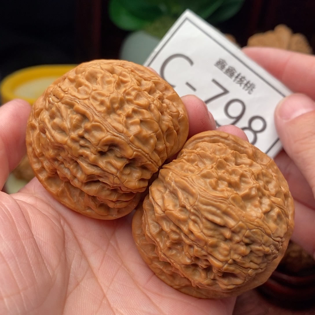 文玩核桃把件玉麒麟45