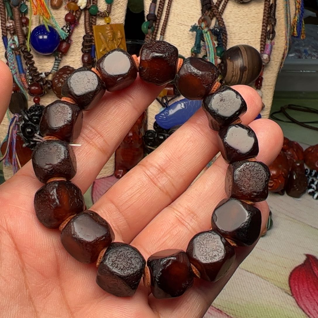 玛瑙/玉髓颈饰未镶嵌法*