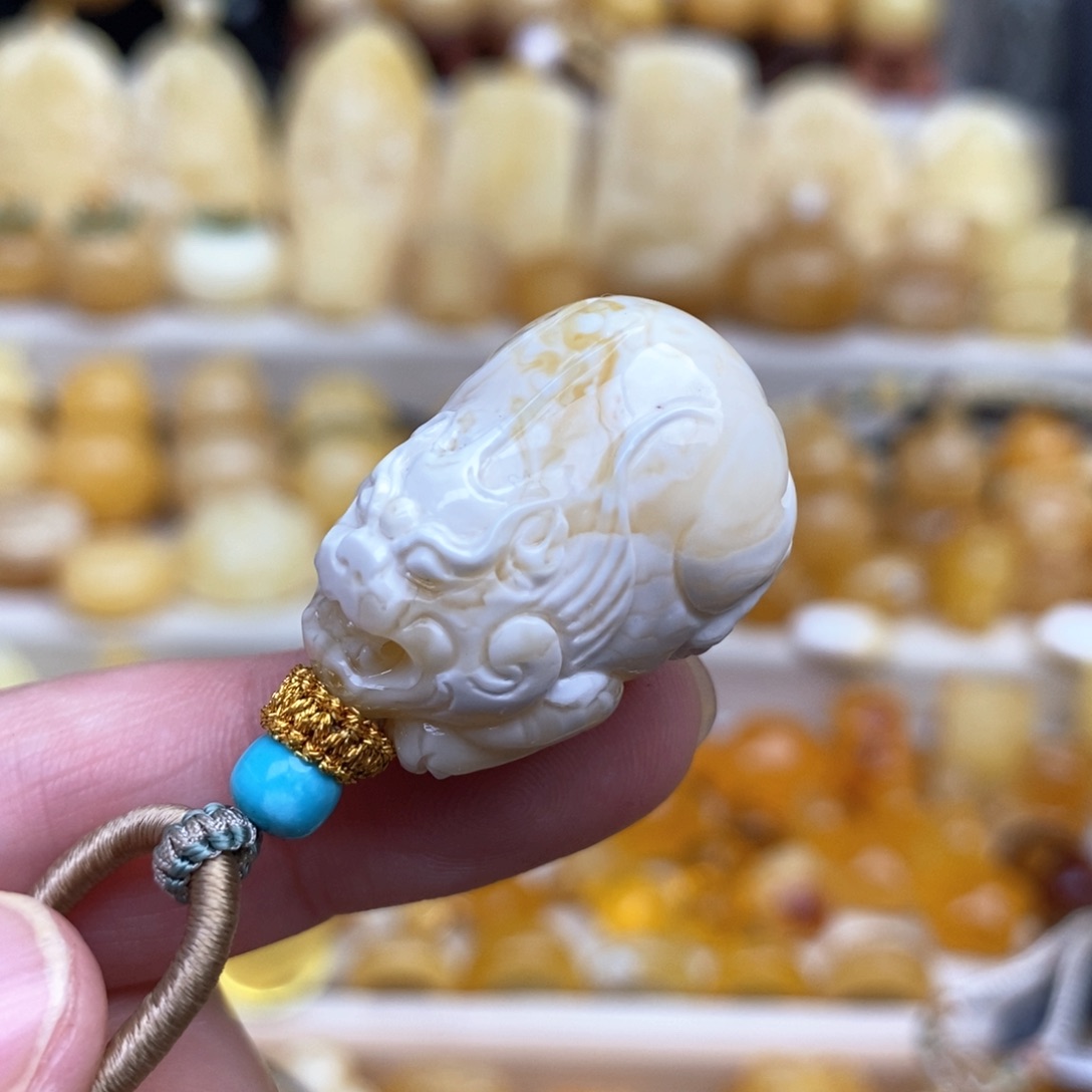 蜜蜡套链未镶嵌天然俄料骨瓷白妖花蜜蜡貔貅吊坠