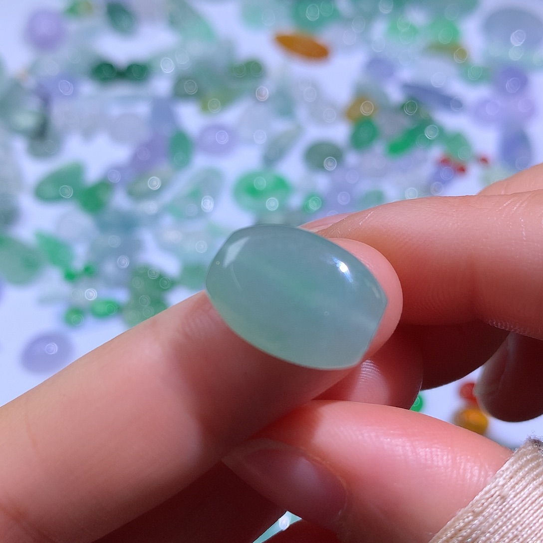 翡翠颈饰未镶嵌枣珠