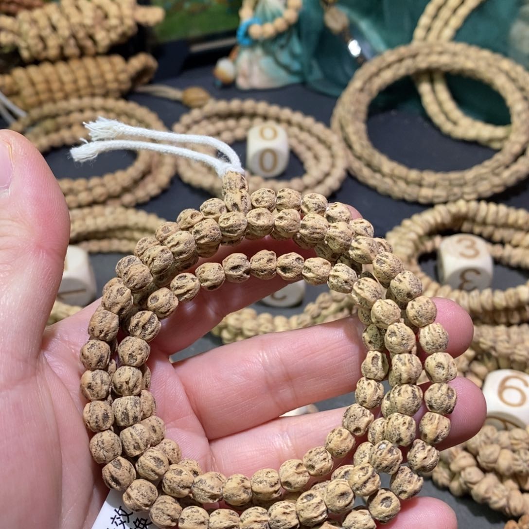 【闪购商品】柏香籽/百香籽吊坠梦**人