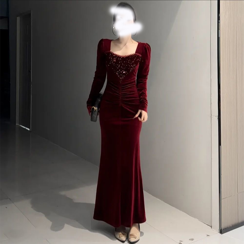 丝绒连衣裙2025秋季高端精致巨好看正式场合显瘦亮片边长裙子