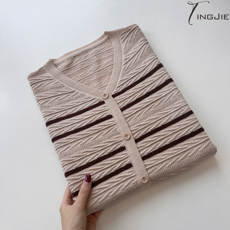 婷姐~【美拉德撞色】春季新款立体浮雕提花假开衫针织套头B327