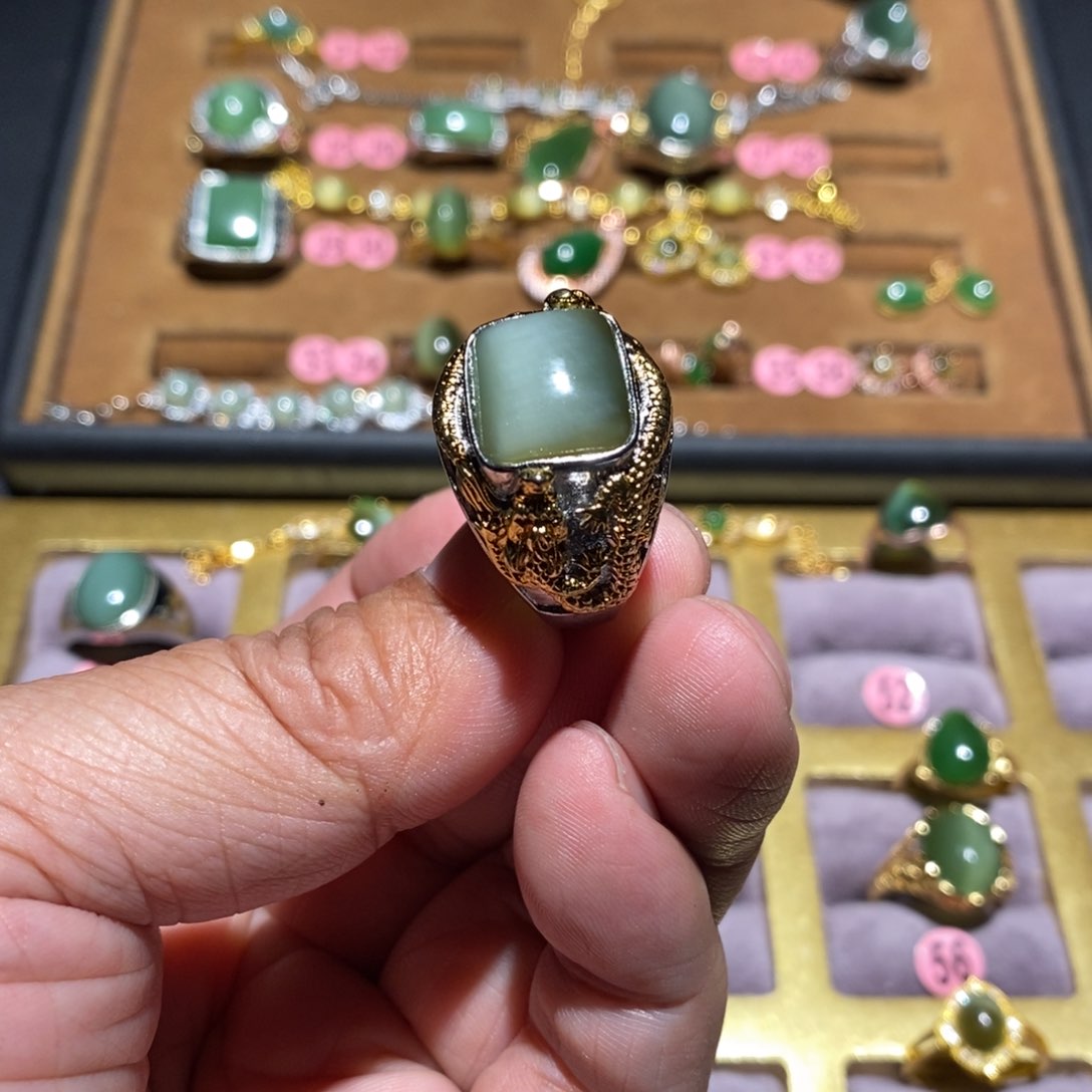 和田玉（碧玉）戒指未镶嵌君****…